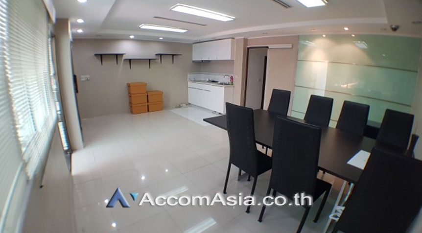 6  4 br Townhouse For Rent in Sukhumvit ,Bangkok BTS Phrom Phong AA26220