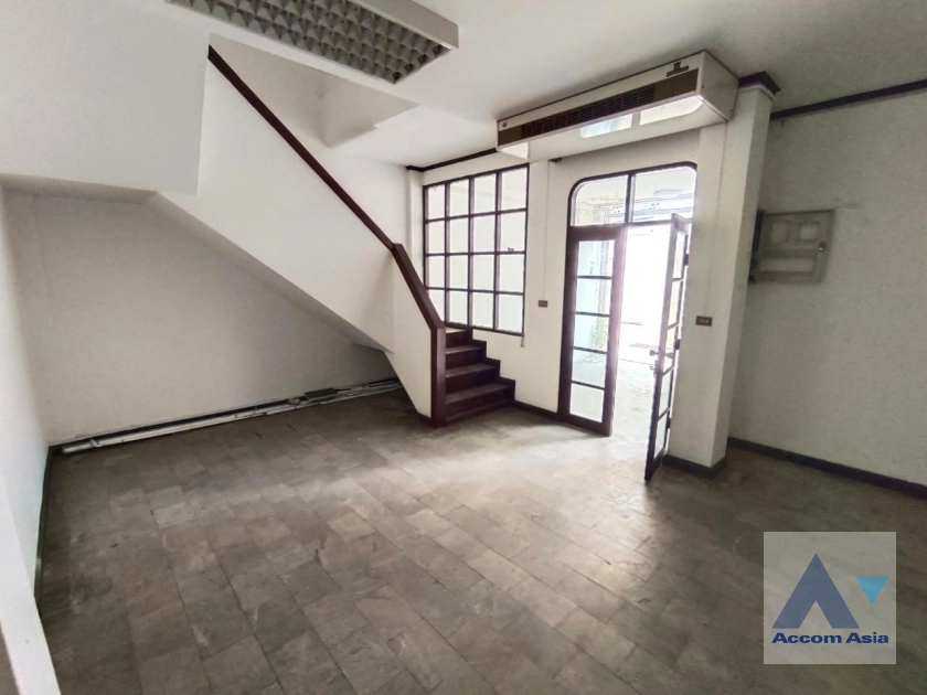 8  3 br Townhouse For Rent in Sukhumvit ,Bangkok BTS Phra khanong AA26221