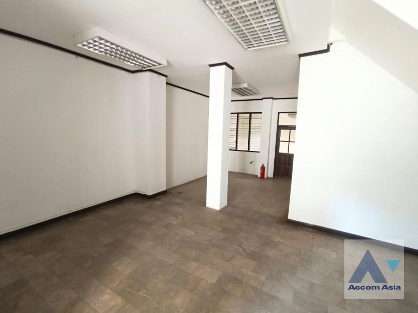 11  3 br Townhouse For Rent in Sukhumvit ,Bangkok BTS Phra khanong AA26221