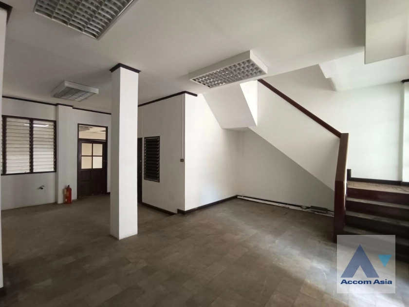 10  3 br Townhouse For Rent in Sukhumvit ,Bangkok BTS Phra khanong AA26221