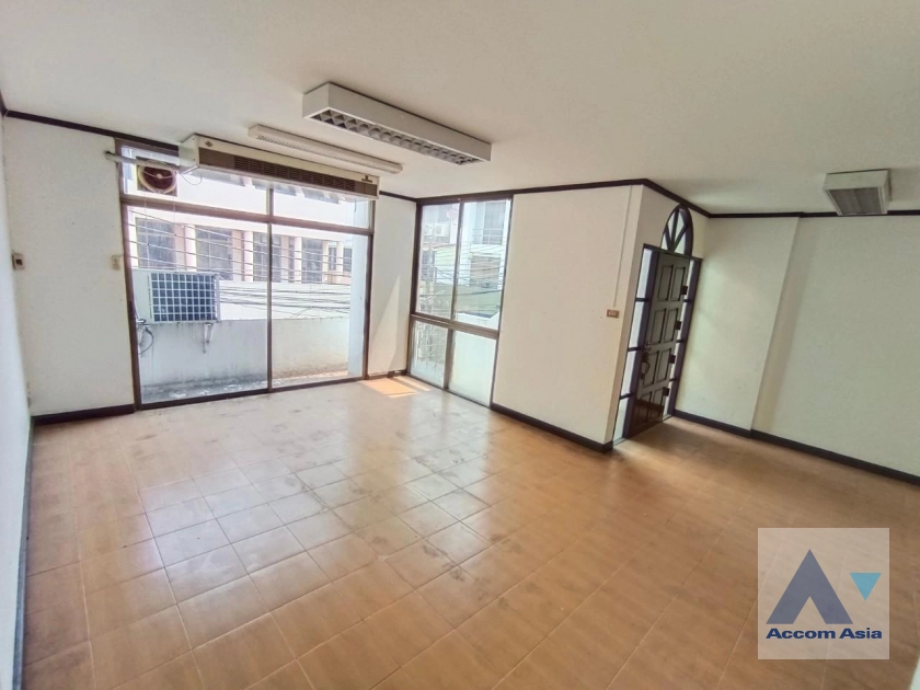 14  3 br Townhouse For Rent in Sukhumvit ,Bangkok BTS Phra khanong AA26221
