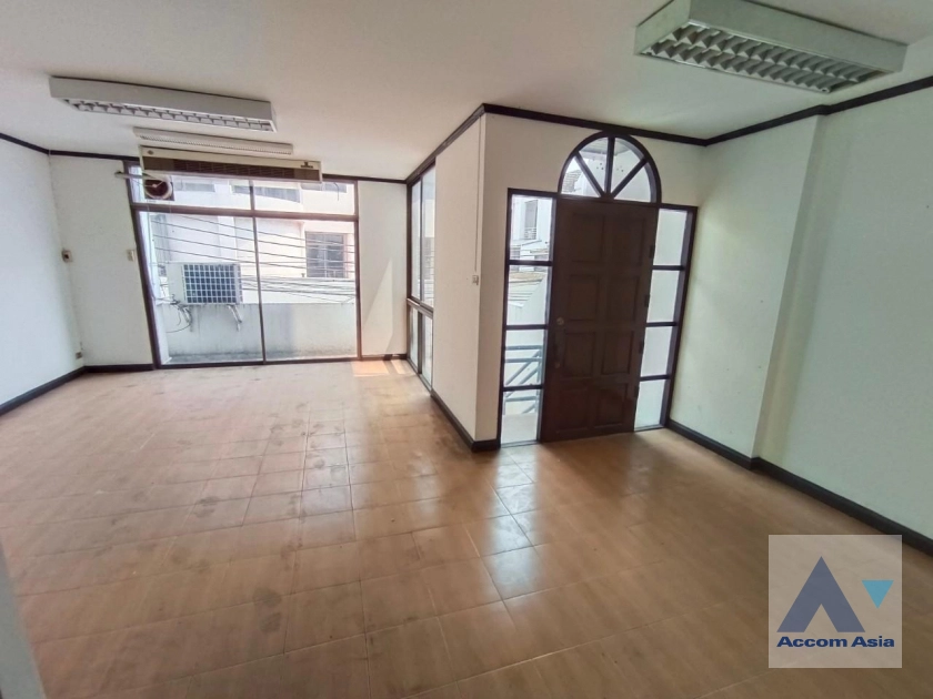 13  3 br Townhouse For Rent in Sukhumvit ,Bangkok BTS Phra khanong AA26221