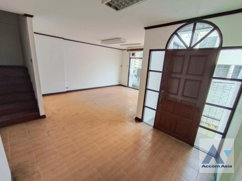 16  3 br Townhouse For Rent in Sukhumvit ,Bangkok BTS Phra khanong AA26221