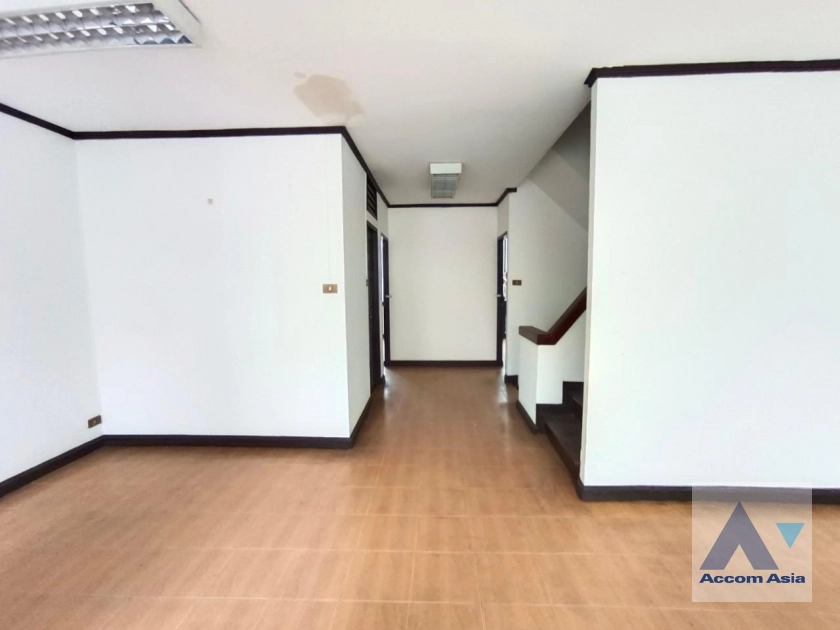 18  3 br Townhouse For Rent in Sukhumvit ,Bangkok BTS Phra khanong AA26221