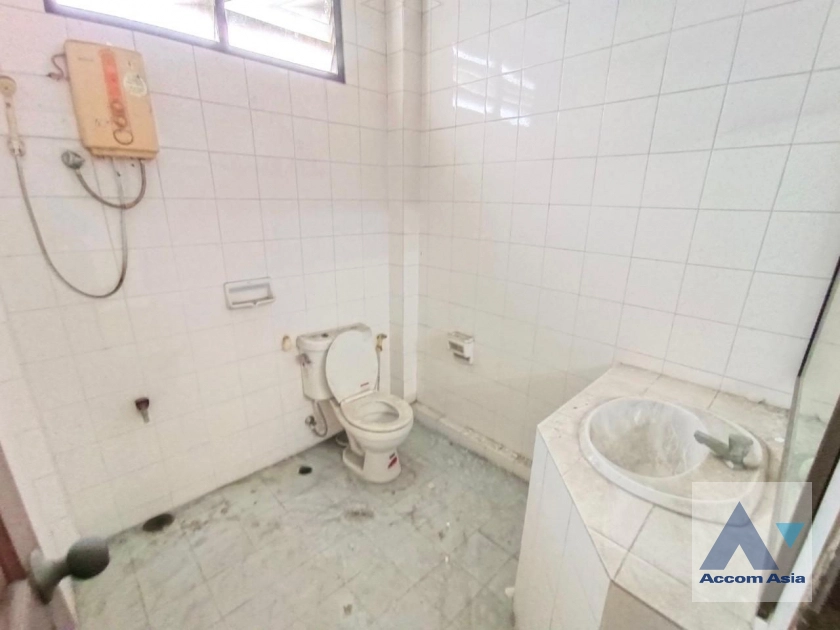 24  3 br Townhouse For Rent in Sukhumvit ,Bangkok BTS Phra khanong AA26221