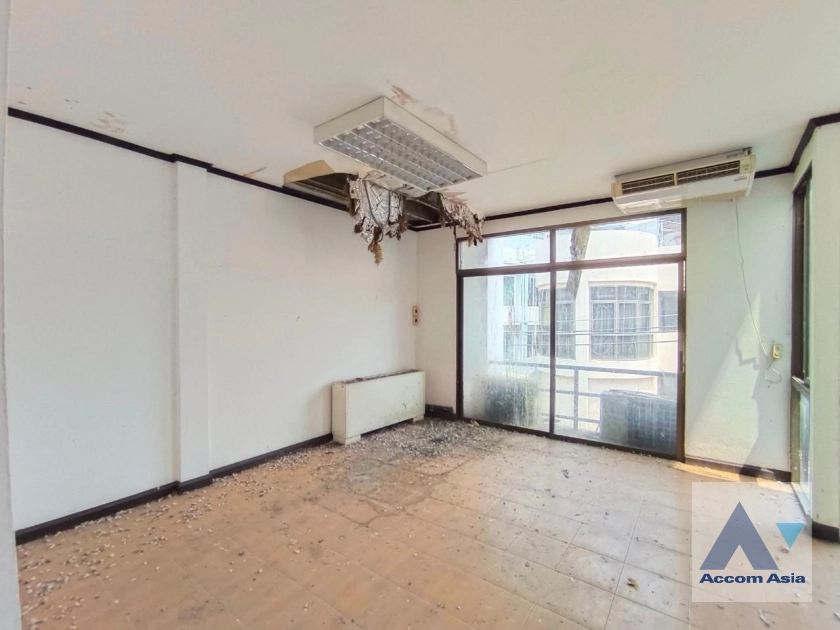 26  3 br Townhouse For Rent in Sukhumvit ,Bangkok BTS Phra khanong AA26221