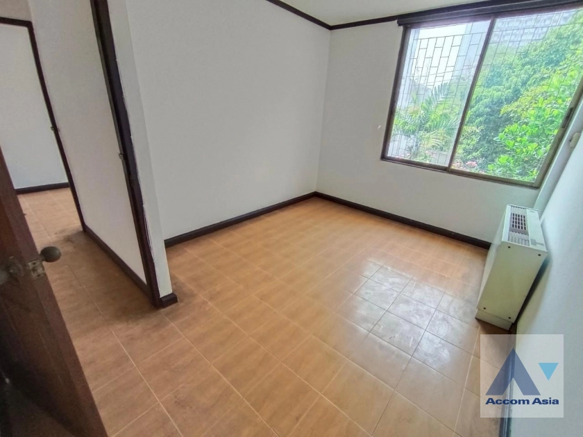 21  3 br Townhouse For Rent in Sukhumvit ,Bangkok BTS Phra khanong AA26221