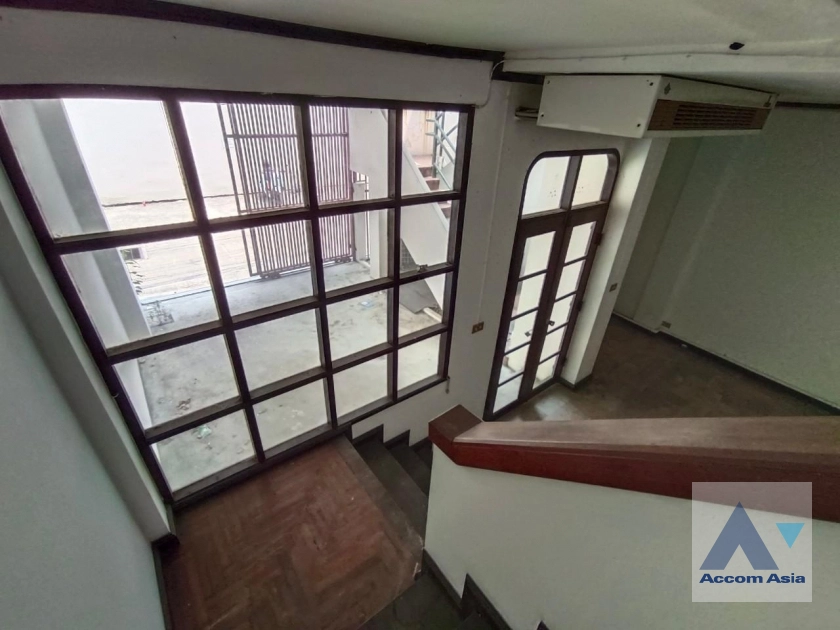 32  3 br Townhouse For Rent in Sukhumvit ,Bangkok BTS Phra khanong AA26221