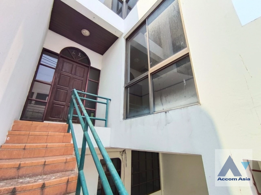 36  3 br Townhouse For Rent in Sukhumvit ,Bangkok BTS Phra khanong AA26221