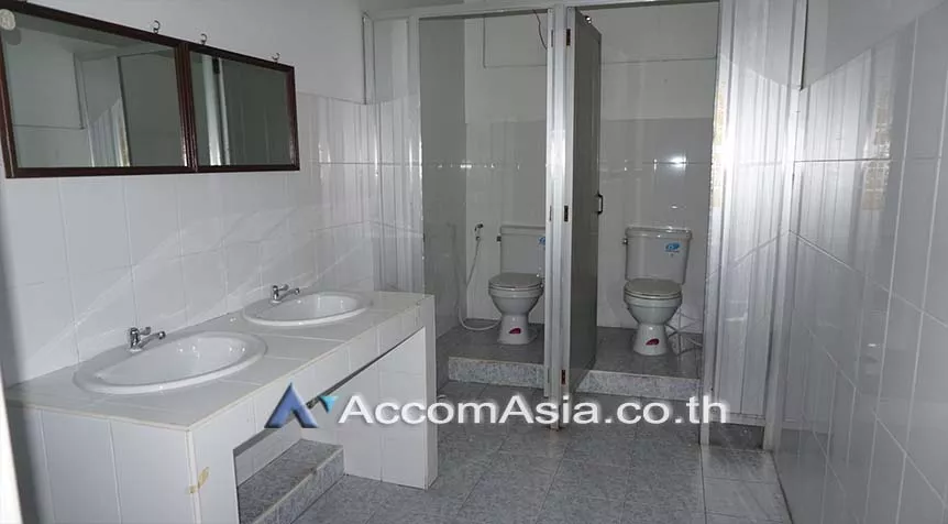19  Building for rent and sale in sukhumvit ,Bangkok  AA26223