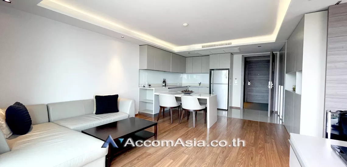  1 Bedroom  Apartment For Rent in Sukhumvit, Bangkok  near BTS Ekkamai (AA26236)
