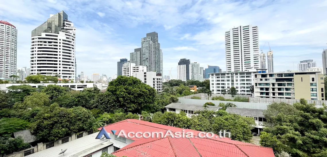 unit 1 Bedroom  Apartment For Rent in Sukhumvit, Bangkok  near BTS Ekkamai (AA26236)