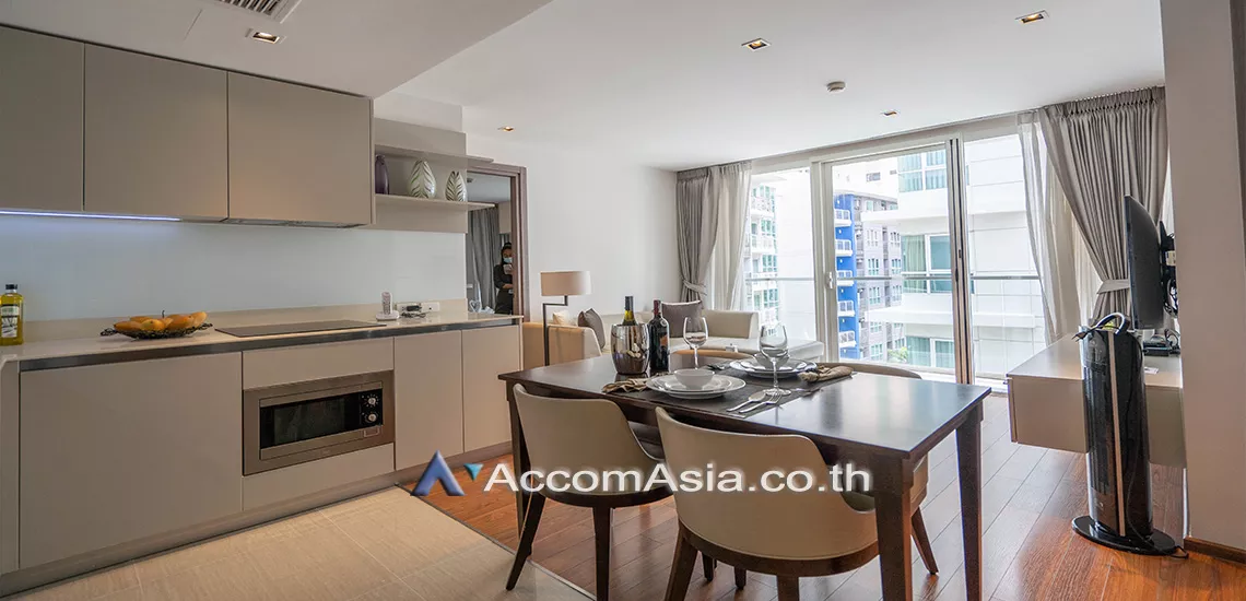  2 Bedrooms  Apartment For Rent in Sukhumvit, Bangkok  near BTS Ekkamai (AA26237)