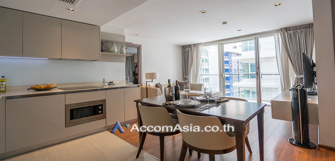 unit 2 Bedrooms  Apartment For Rent in Sukhumvit, Bangkok  near BTS Ekkamai (AA26237)