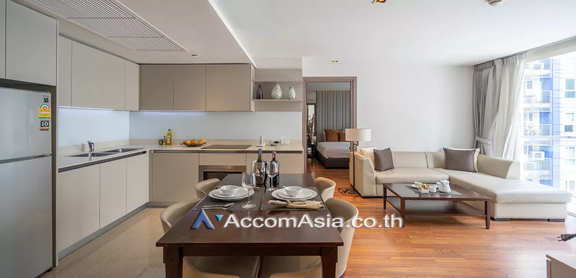  2 Bedrooms  Apartment For Rent in Sukhumvit, Bangkok  near BTS Ekkamai (AA26237)