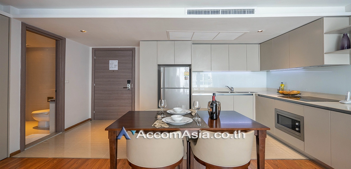 unit 2 Bedrooms  Apartment For Rent in Sukhumvit, Bangkok  near BTS Ekkamai (AA26237)
