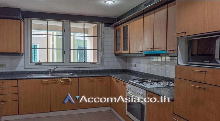 unitPet friendly |  3 Bedrooms  Condominium For Rent in Sukhumvit, Bangkok  near BTS Phrom Phong (AA26242)