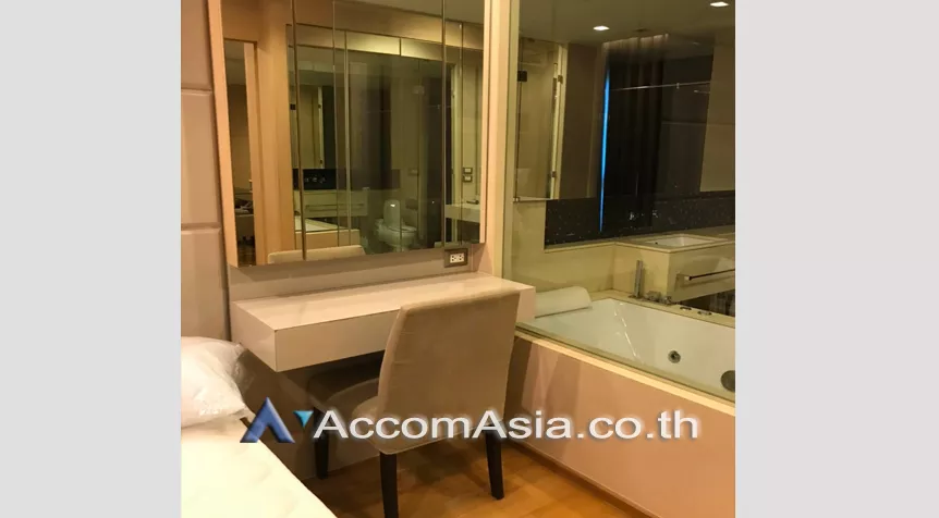  1 Bedroom  Condominium For Rent & Sale in Phaholyothin, Bangkok  near MRT Phetchaburi - ARL Makkasan (AA26244)