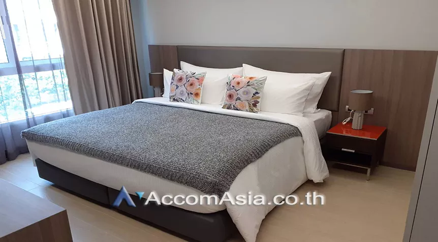  2 Bedrooms  Apartment For Rent in Ratchadapisek, Bangkok  near MRT Phetchaburi (AA26245)