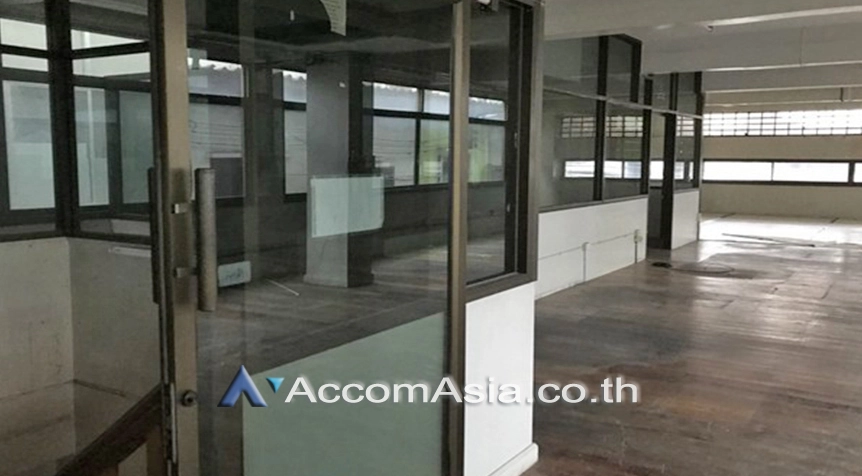  1  Studio Shophouse For Rent in Sathorn ,Bangkok BTS Surasak AA26247