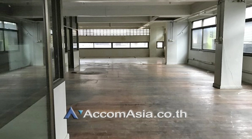 4  Studio Shophouse For Rent in Sathorn ,Bangkok BTS Surasak AA26247
