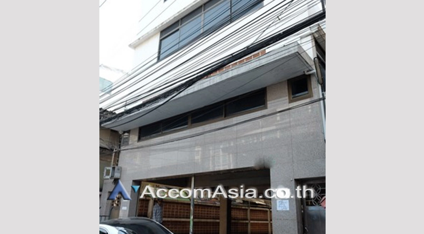 8  Studio Shophouse For Rent in Sathorn ,Bangkok BTS Surasak AA26247