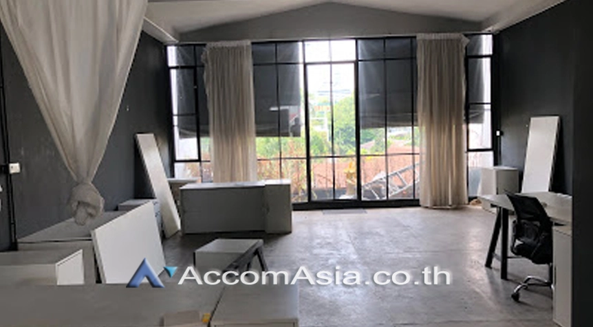 unitHome Office |  3 Bedrooms  Townhouse For Rent in Sukhumvit, Bangkok  near BTS Phrom Phong (AA26271)