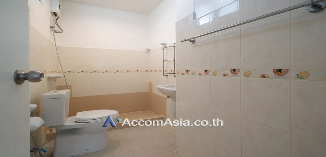 12  3 br Condominium For Rent in Sukhumvit ,Bangkok BTS Nana at The Heritage 24079