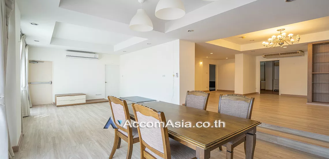 unit 3 Bedrooms  Condominium For Rent in Sukhumvit, Bangkok  near BTS Nana (24079)