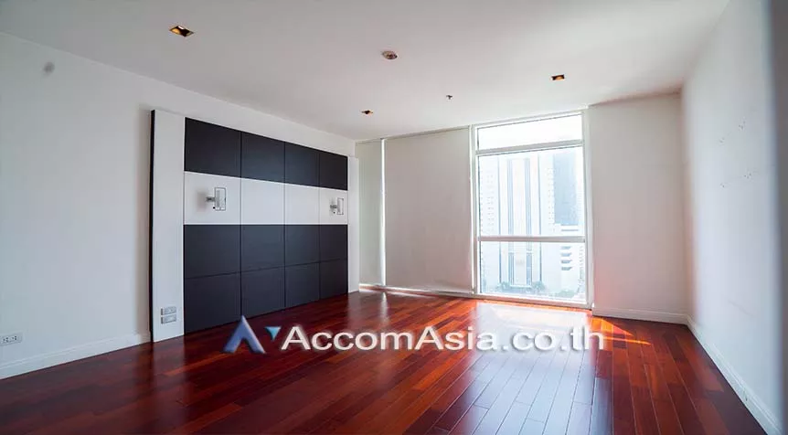 8  3 br Condominium For Sale in Ploenchit ,Bangkok BTS Ploenchit at Athenee Residence AA26277