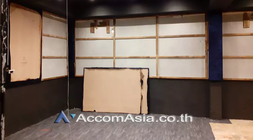 9  Shophouse For Rent in Sukhumvit ,Bangkok BTS Phrom Phong AA26283