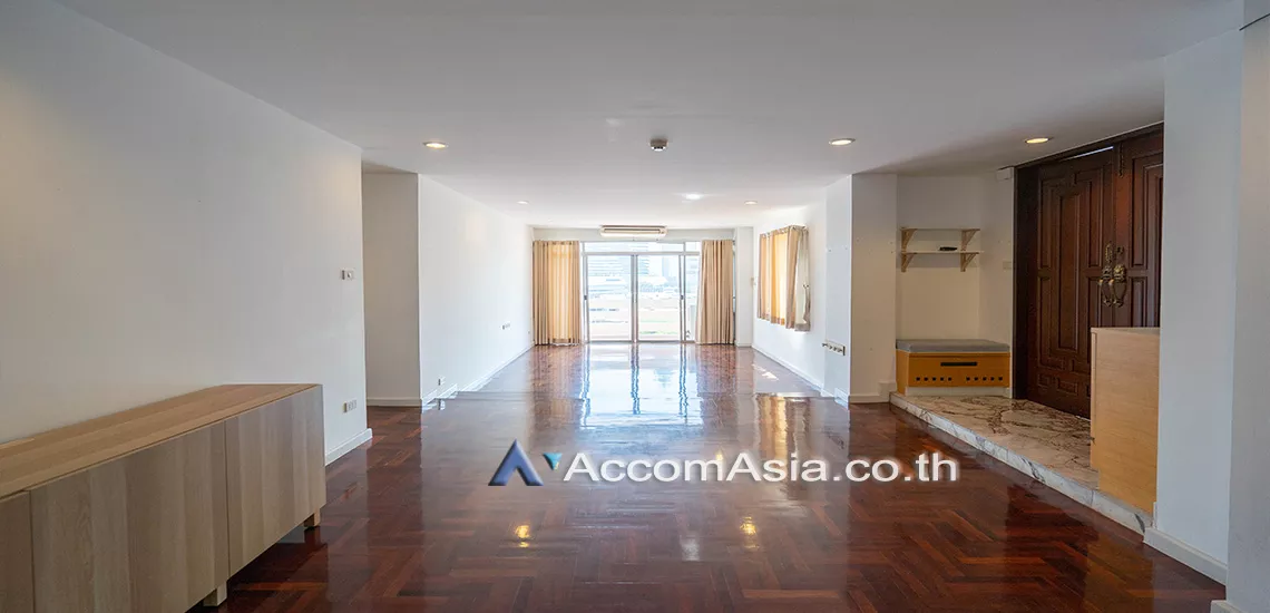 unit 3 Bedrooms  Condominium For Rent in Sukhumvit, Bangkok  near BTS Nana (24080)