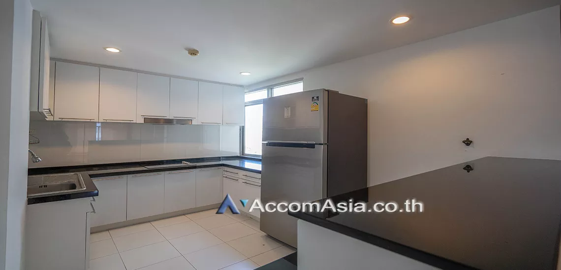 unit 3 Bedrooms  Condominium For Rent in Sukhumvit, Bangkok  near BTS Nana (24080)