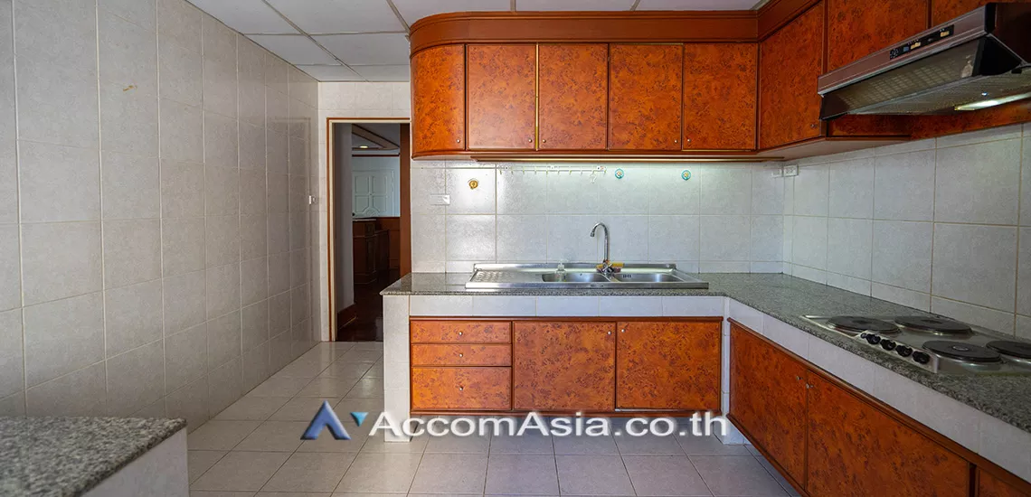 5  2 br Apartment For Rent in Sathorn ,Bangkok BTS Surasak at Good Location AA26286