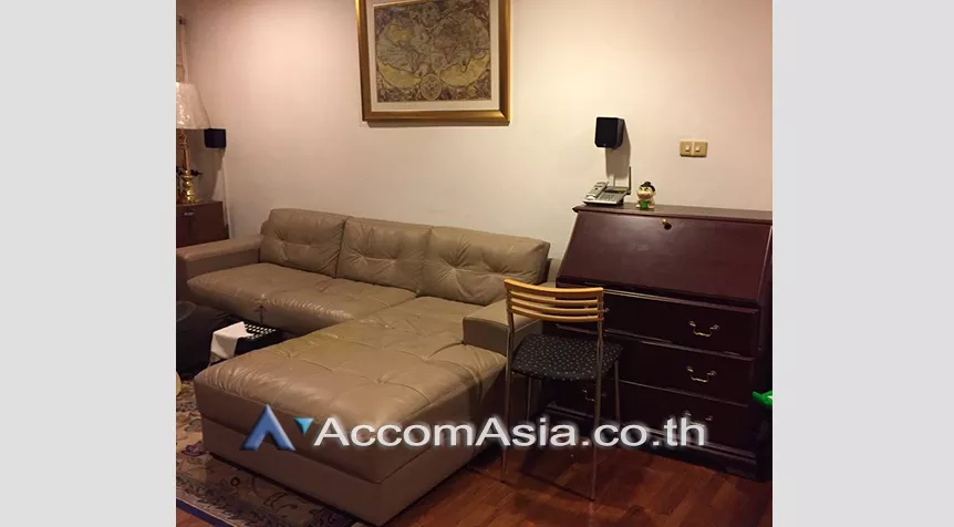 unit 1 Bedroom  Condominium For Sale in Ploenchit, Bangkok  near BTS Ploenchit (AA26298)