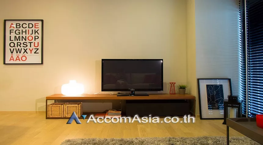 unit 1 Bedroom  Condominium For Rent & Sale in Sukhumvit, Bangkok  near BTS Ekkamai (AA26300)