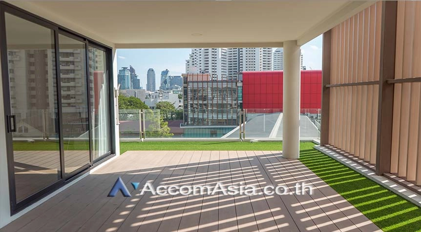 Huge Terrace, Duplex Condo, Penthouse |  3 Bedrooms  Apartment For Rent in Sukhumvit, Bangkok  near BTS Phrom Phong (AA26305)