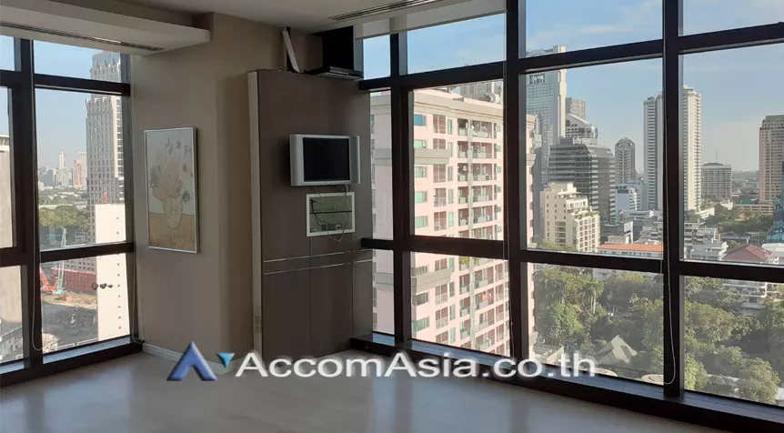  1  Office Space For Rent in Silom ,Bangkok BTS Sala Daeng at Silom Complex AA26317