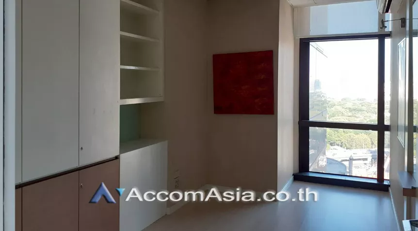 5  Office Space For Rent in Silom ,Bangkok BTS Sala Daeng at Silom Complex AA26317