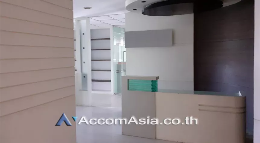 7  Office Space For Rent in Silom ,Bangkok BTS Sala Daeng at Silom Complex AA26317