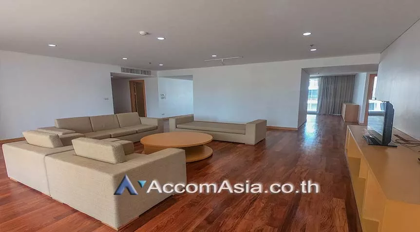 Huge Terrace, Pet friendly |  4 Bedrooms  Apartment For Rent in Sukhumvit, Bangkok  near BTS Ekkamai (AA26335)