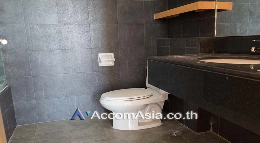 12  4 br Apartment For Rent in Sukhumvit ,Bangkok BTS Ekkamai at Ekkamai Family Apartment AA26335