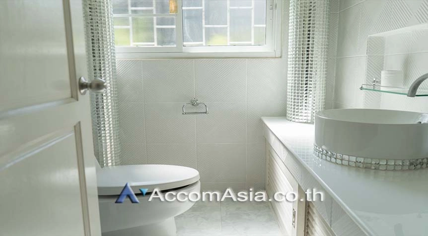 4  2 br Townhouse For Sale in Sathorn ,Bangkok BTS Chong Nonsi - MRT Lumphini AA26336