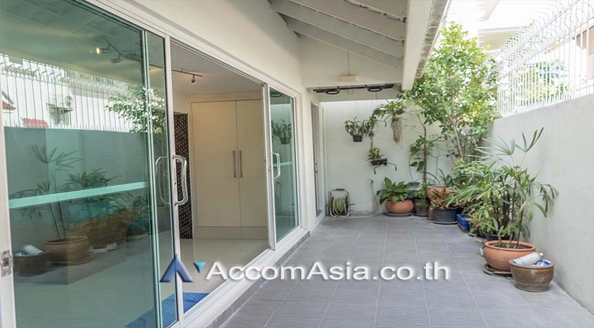 5  2 br Townhouse For Sale in Sathorn ,Bangkok BTS Chong Nonsi - MRT Lumphini AA26336