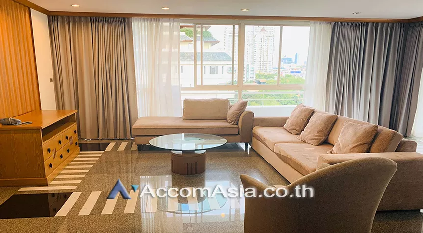  3 Bedrooms  Apartment For Rent in Sathorn, Bangkok  near BTS Chong Nonsi (AA26344)