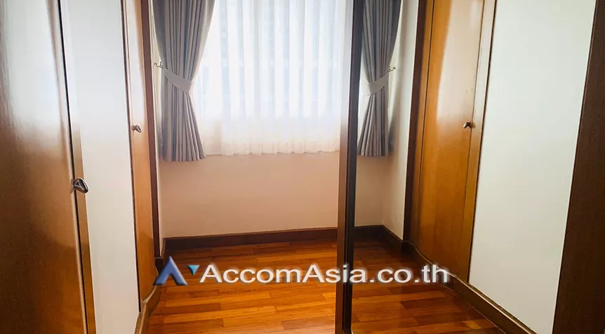 9  3 br Apartment For Rent in Sathorn ,Bangkok BTS Chong Nonsi at Classic Contemporary Style AA26344
