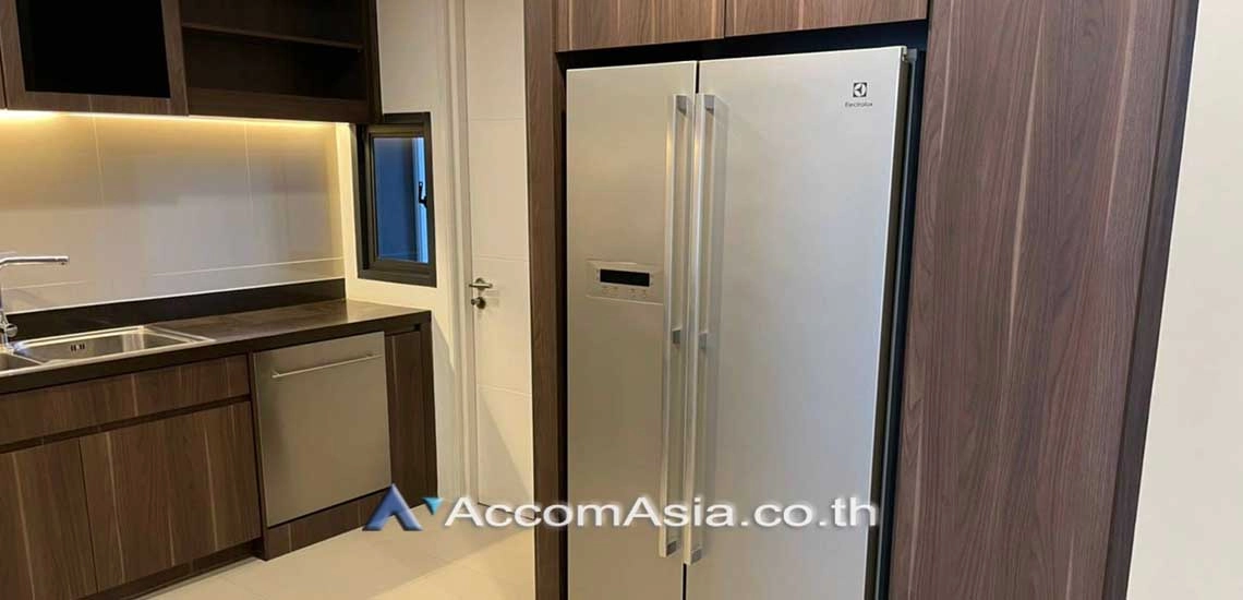 unitBig Balcony, Pet friendly |  3 Bedrooms  Condominium For Rent in Sukhumvit, Bangkok  near BTS On Nut (AA26354)