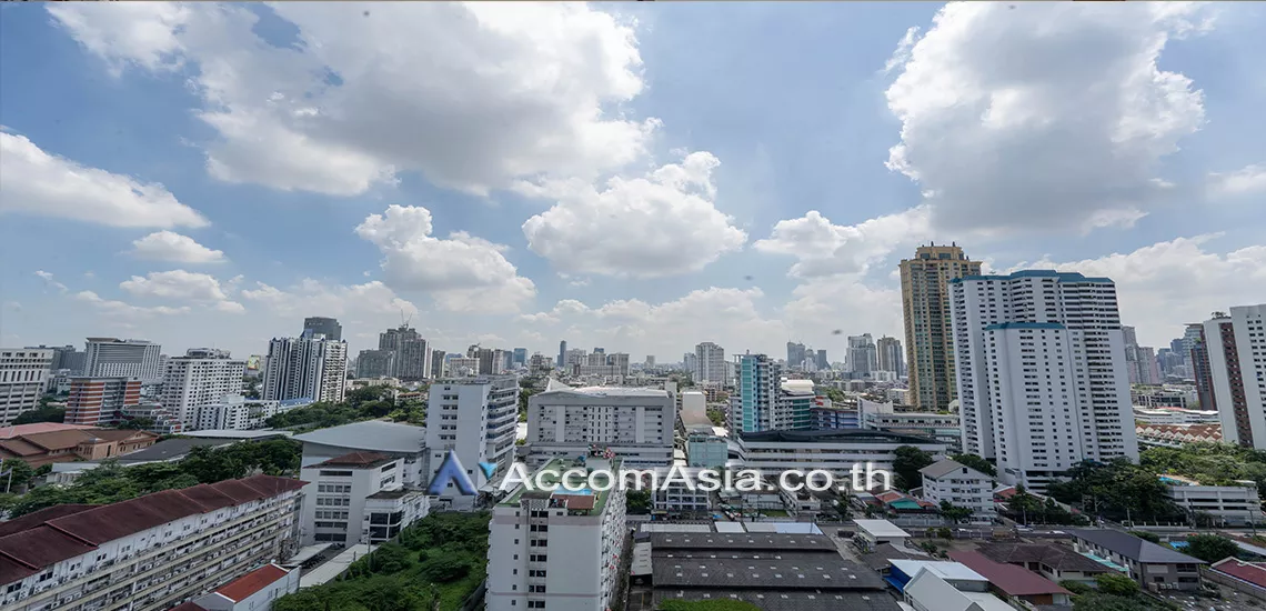Pet friendly |  4 Bedrooms  Apartment For Rent in Sukhumvit, Bangkok  near BTS Asok - MRT Sukhumvit (AA26375)