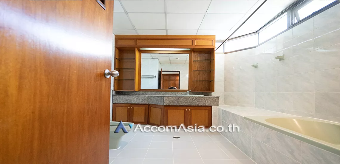 13  4 br Apartment For Rent in Sukhumvit ,Bangkok BTS Asok - MRT Sukhumvit at Suite For Family AA26375
