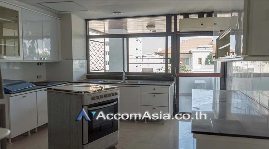 unitBig Balcony, Pet friendly |  3 Bedrooms  Apartment For Rent in Sukhumvit, Bangkok  near BTS Thong Lo (AA26379)